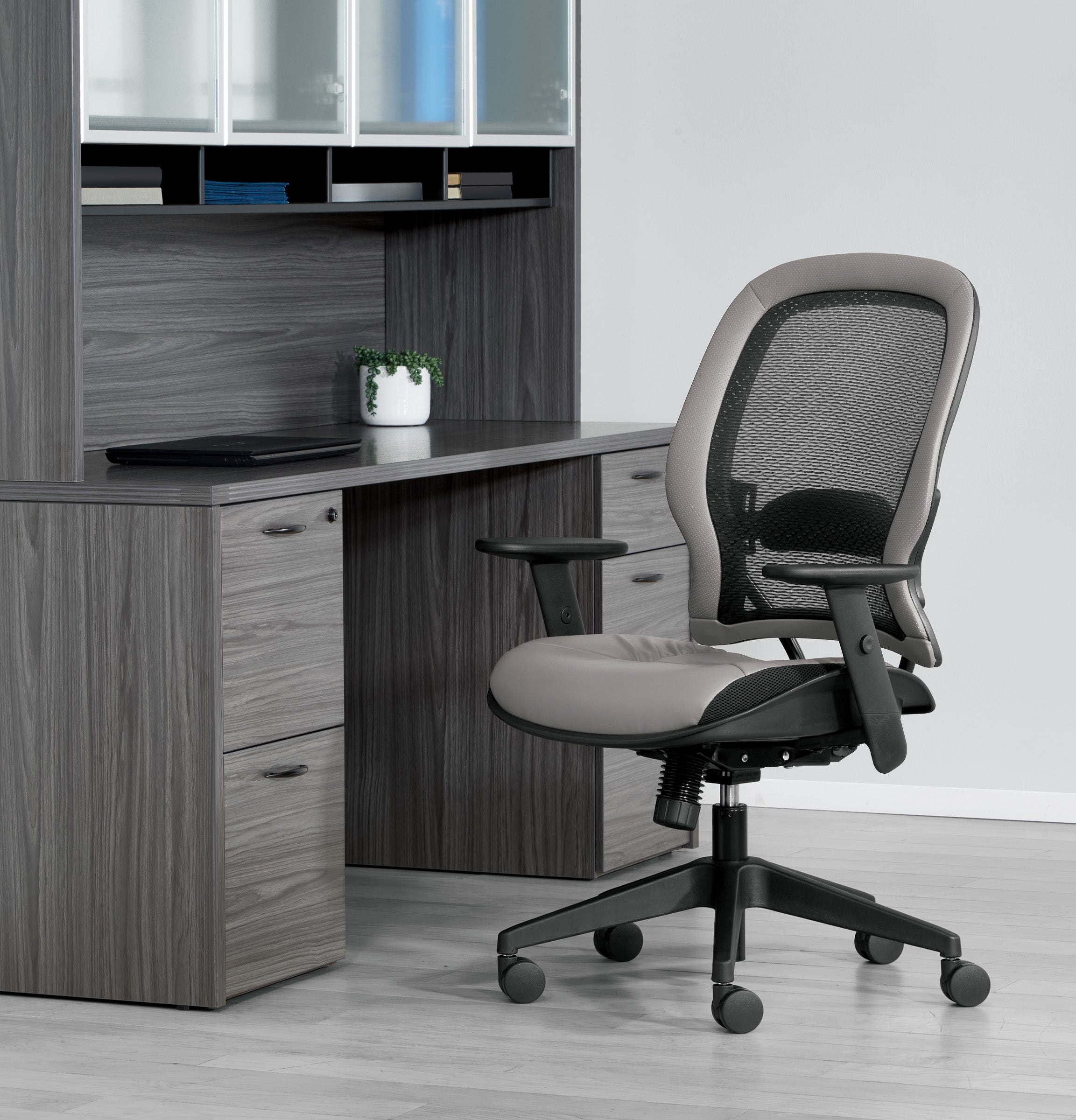 Dark Air Grid® Back Managers Chair