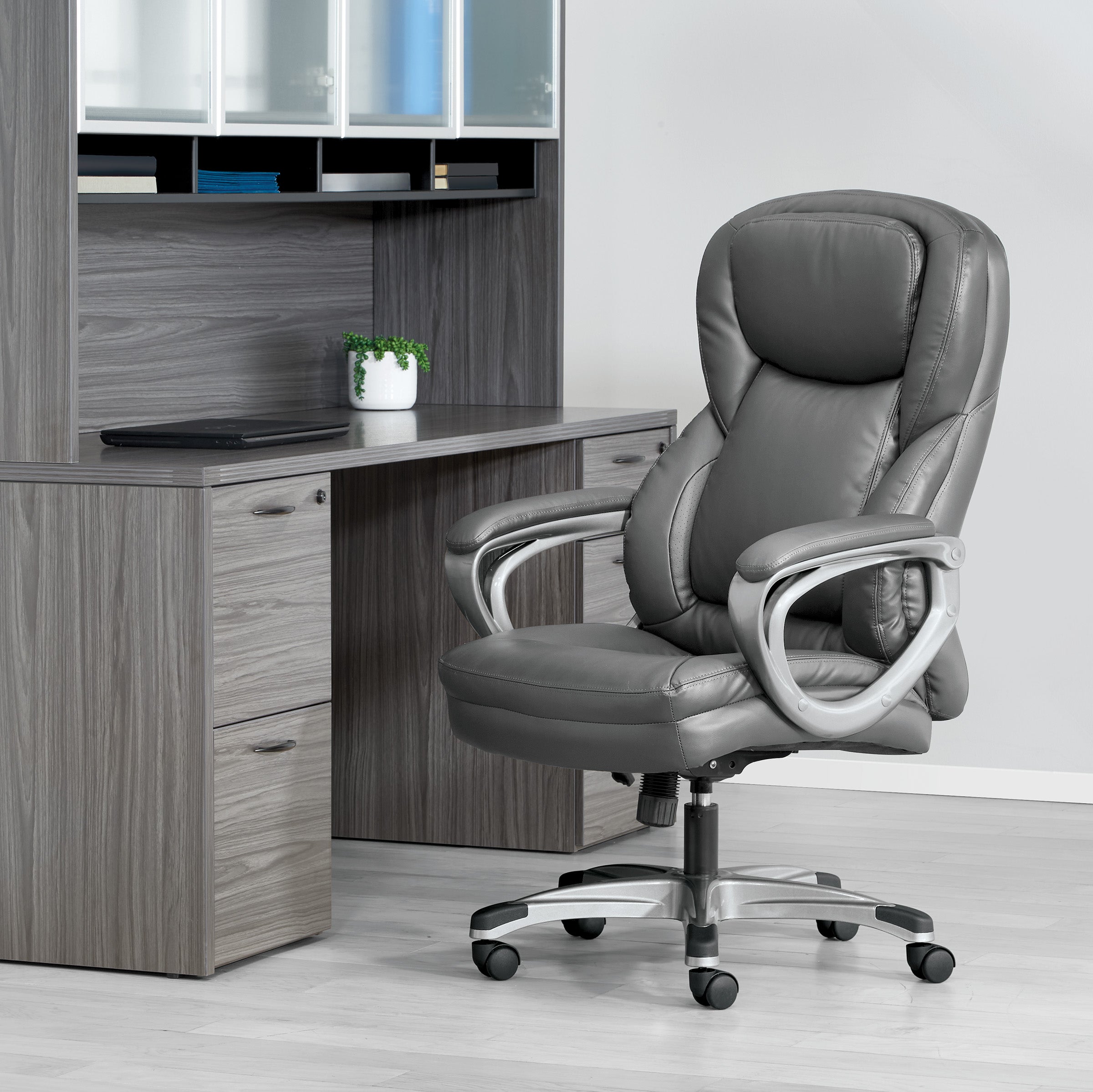 Exec Bonded Lthr Office Chair 4