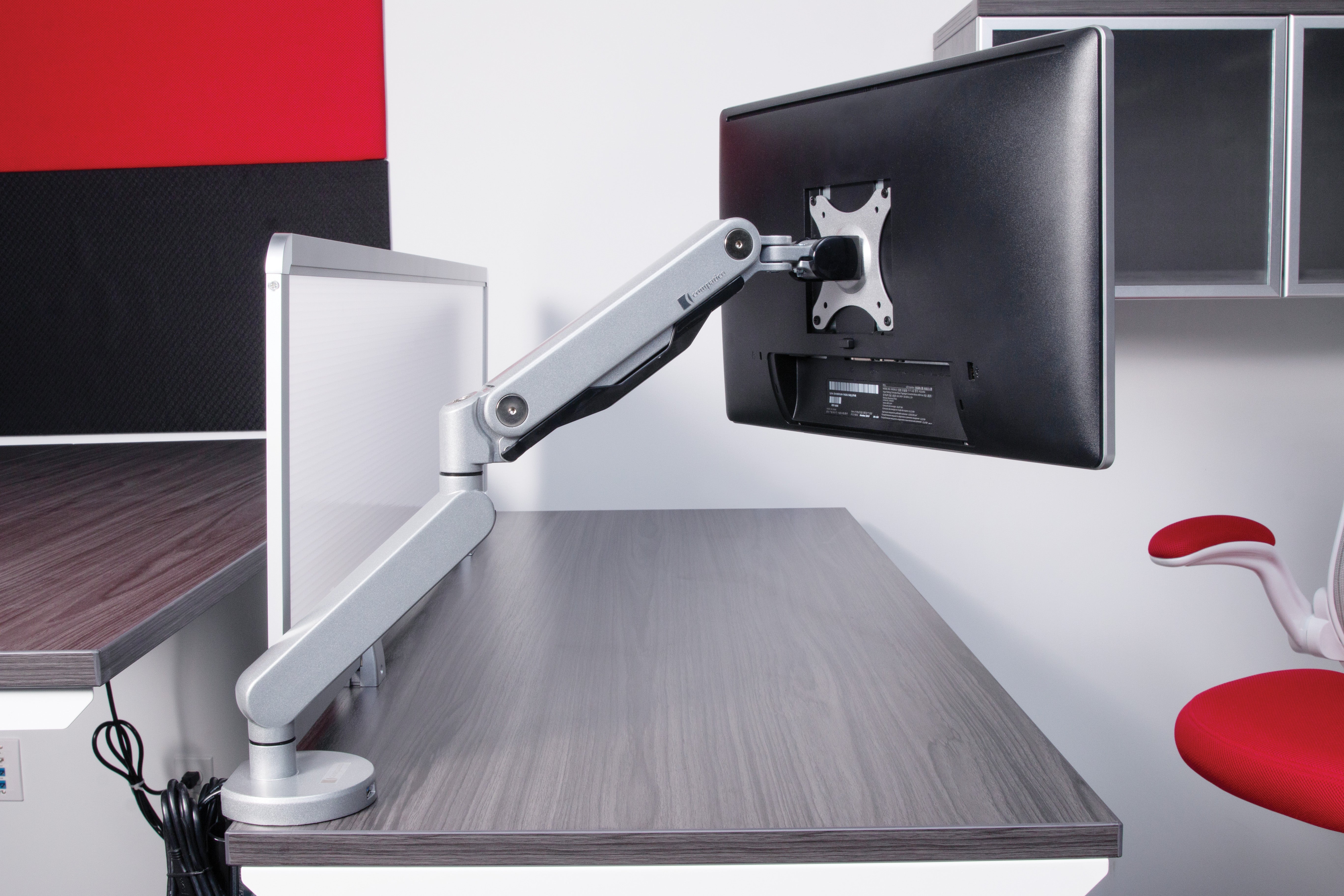 Single Monitor Arm with USB