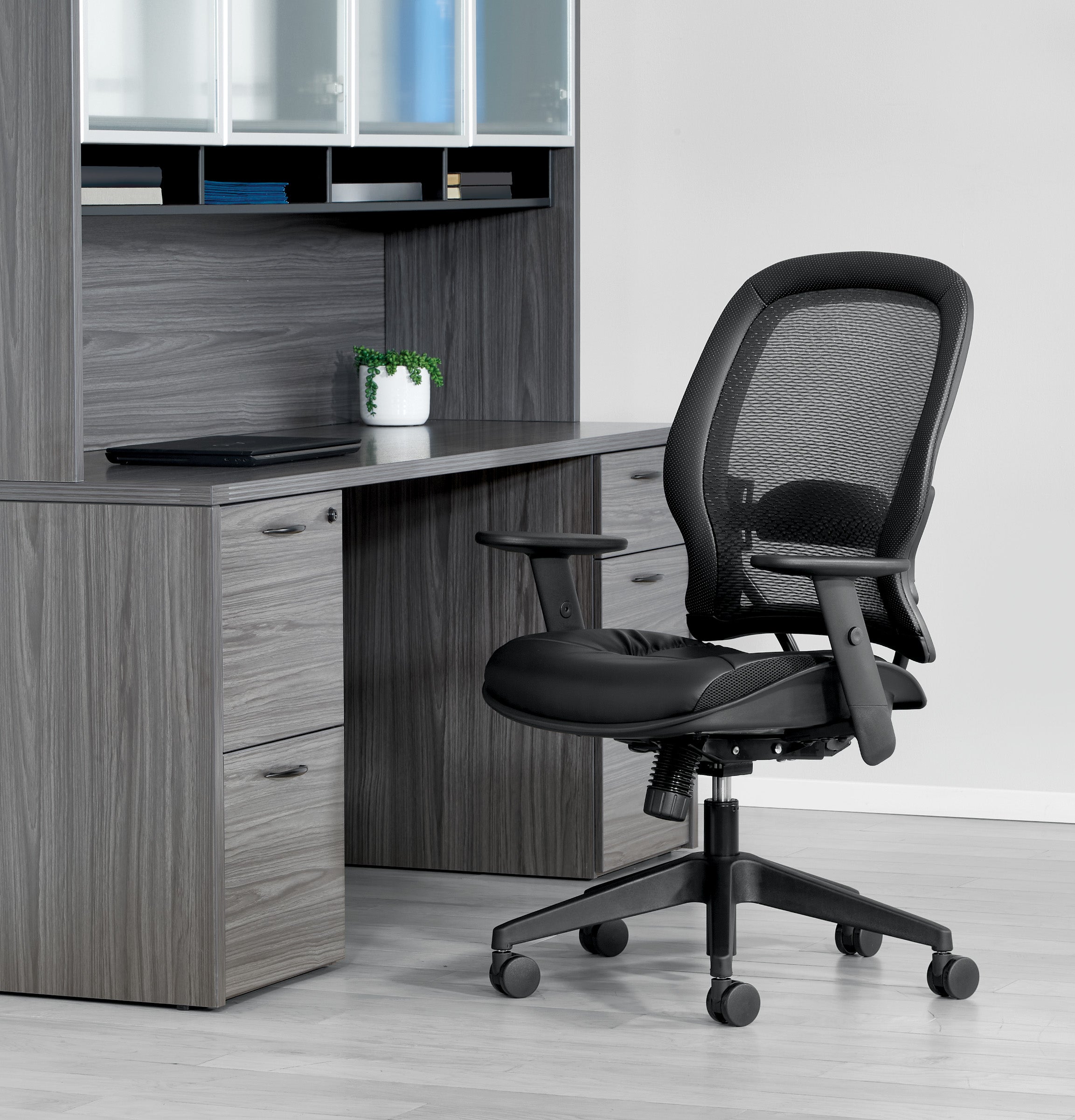 Dark Air Grid® Back Managers Chair